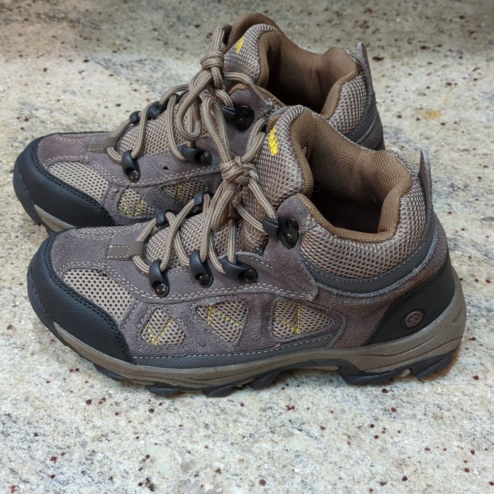 Northside Hiking Shoe- Youth Size 4 - Picture 2 of 7